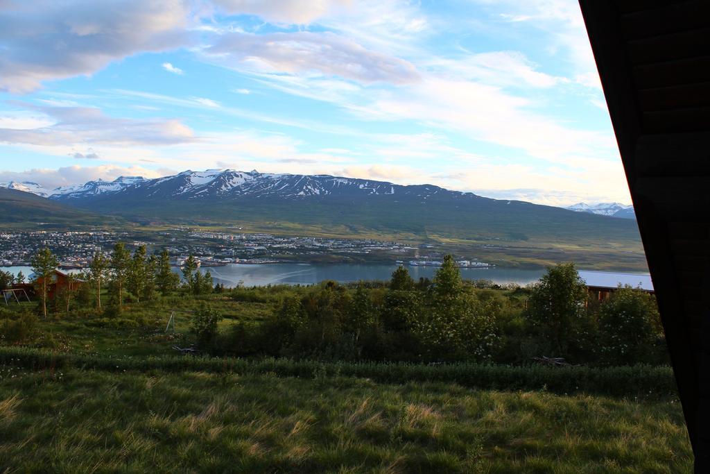 Akureyri Log Cottage Exterior photo